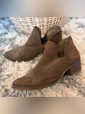 Steve Madden Suede Austin